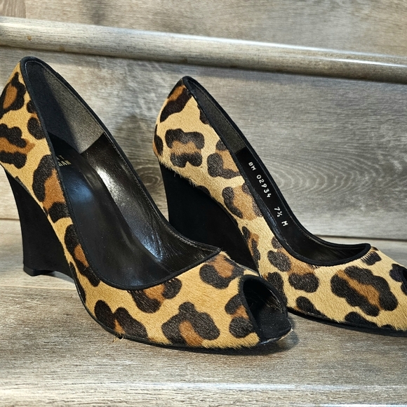 Stuart Weitzman Brown/Beige Leopard Print Wedges Pumps - Picture 2 of 12